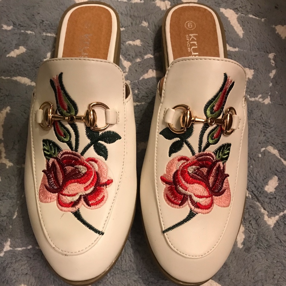 🌷Realistic faux Gucci Slides NWOT🌷